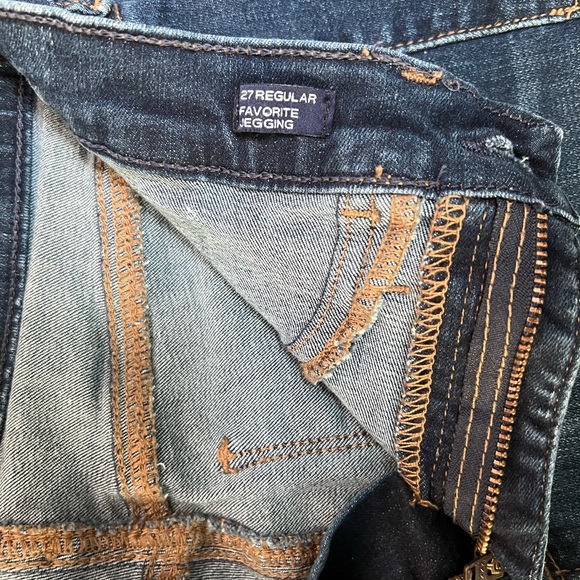 EUC GAP Distressed Favorite Jegging - Picture 5 of 5